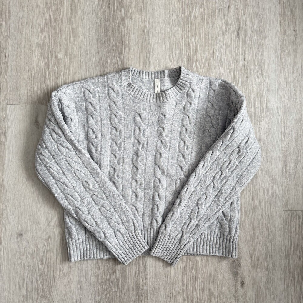 Babaton Knit Sweater Cropped Women's M Grey Cable Knit Aritzia Merino Wool EUC